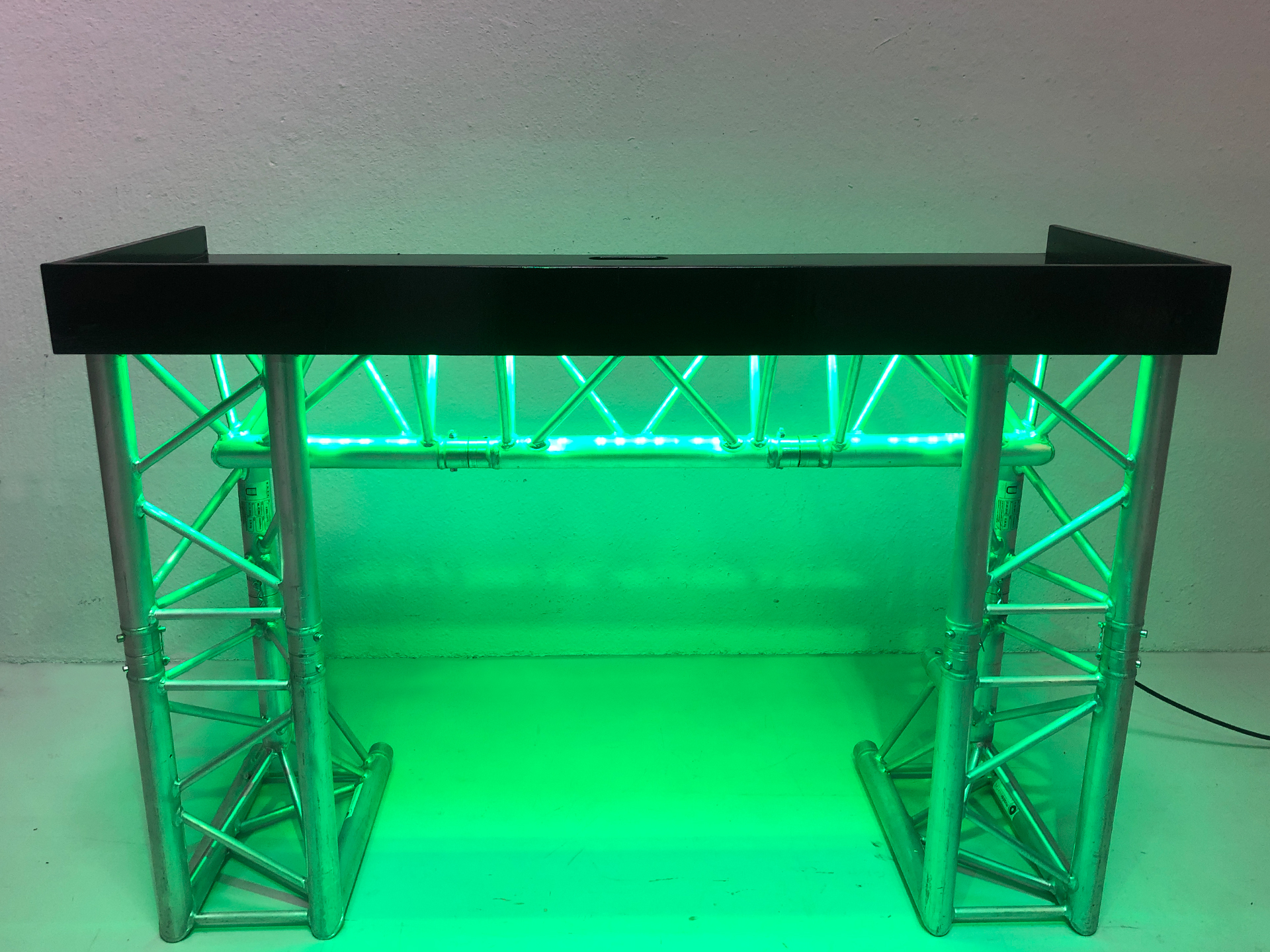 Master Partys truss DJ booth 1,5m huren