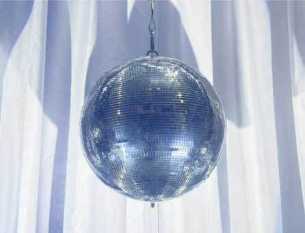Master Partys Spiegelbol 30cm huren