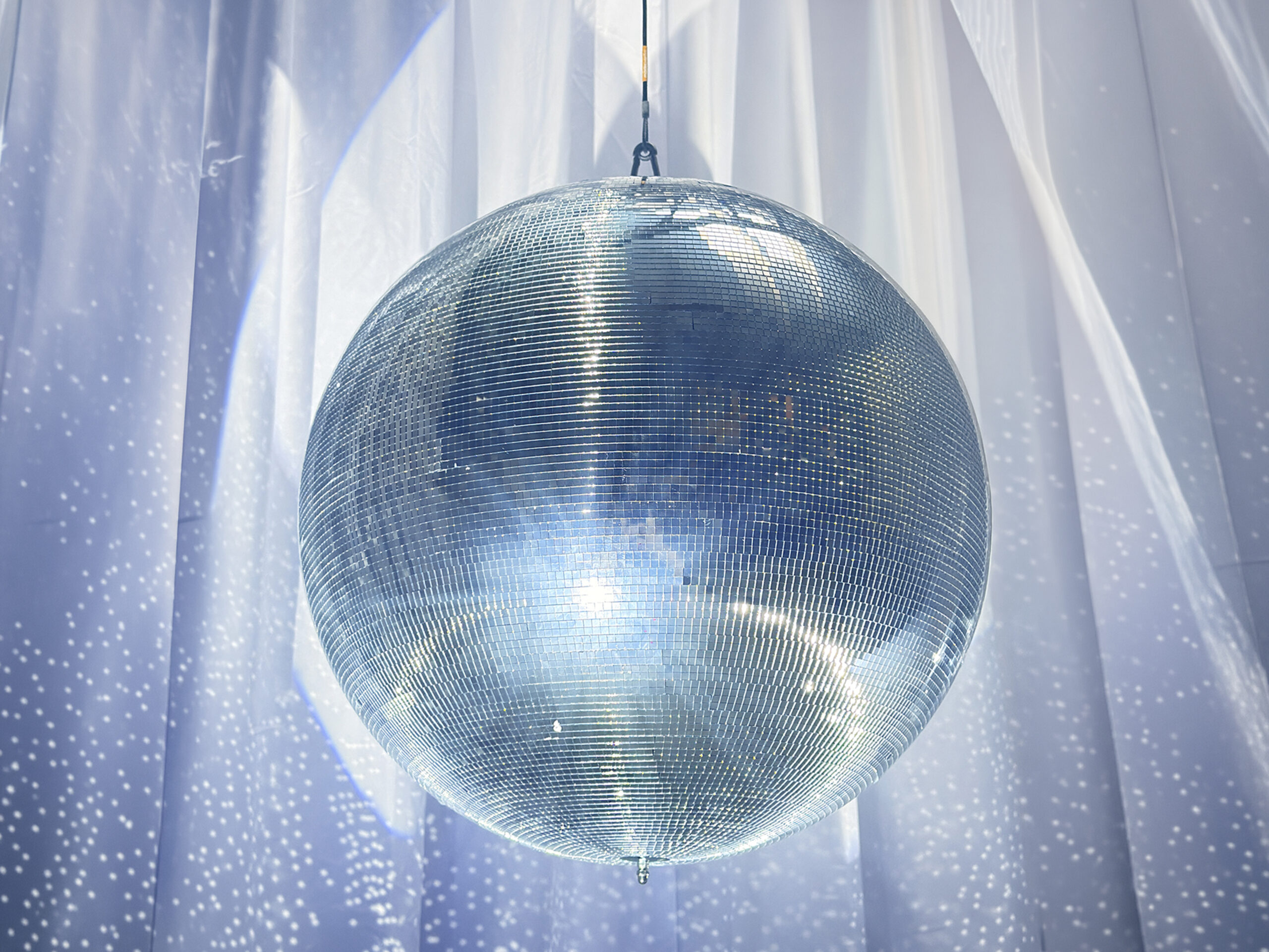 Master Partys Spiegelbol 50cm huren